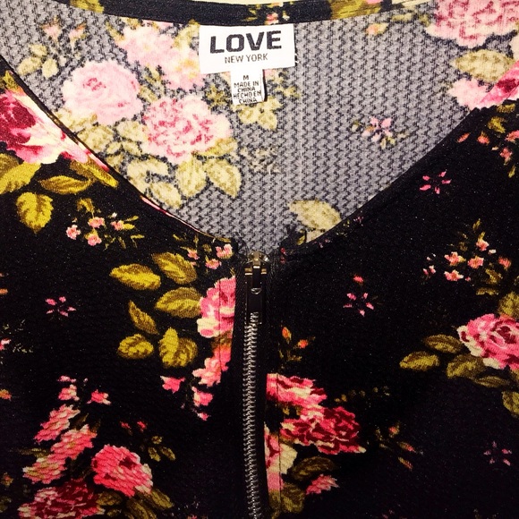 Zip Up Peplum Top - Picture 4 of 4